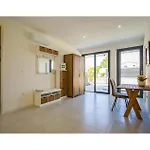 4 Bedroom Stunning In *