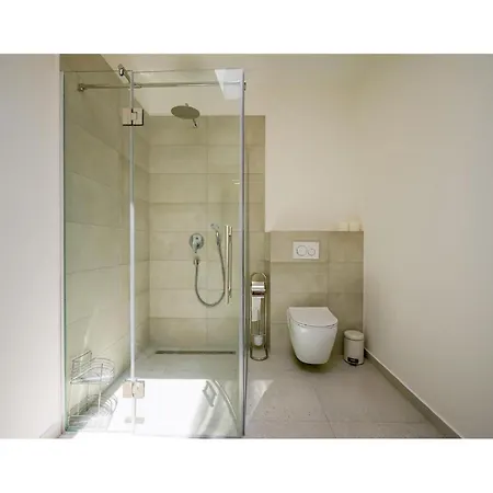 4 Bedroom Stunning In