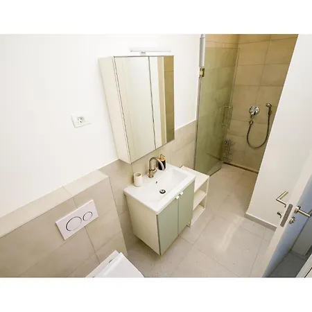 4 Bedroom Stunning In Murter