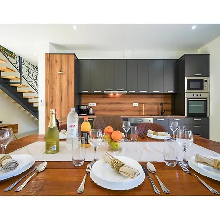 4 Bedroom Stunning In Murter