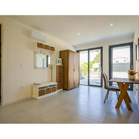 4 Bedroom Stunning In *