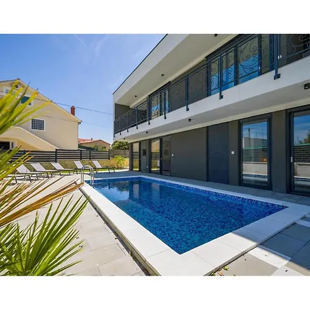 4 Bedroom Stunning In Murter