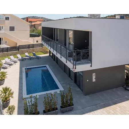 4 Bedroom Stunning In Ferienhaus