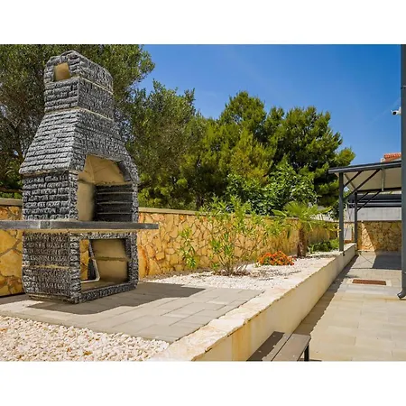 4 Bedroom Stunning In *