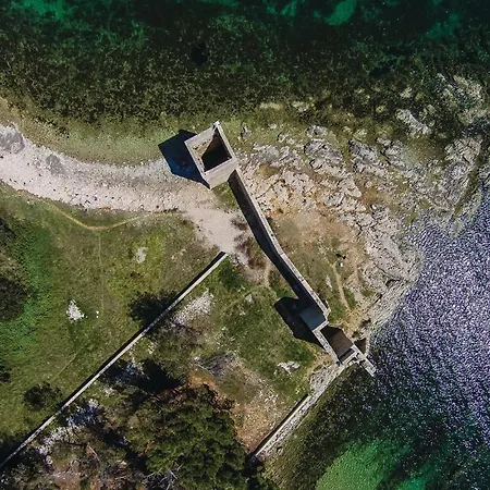 4 Bedroom Stunning In * Murter