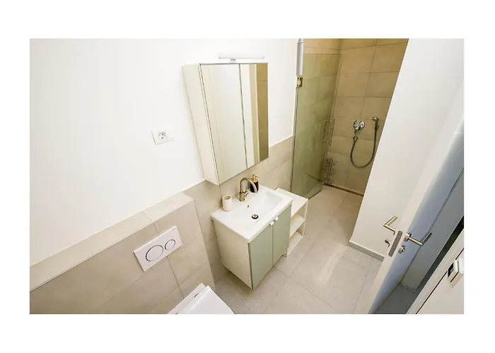 4 Bedroom Stunning In Μούρτερ