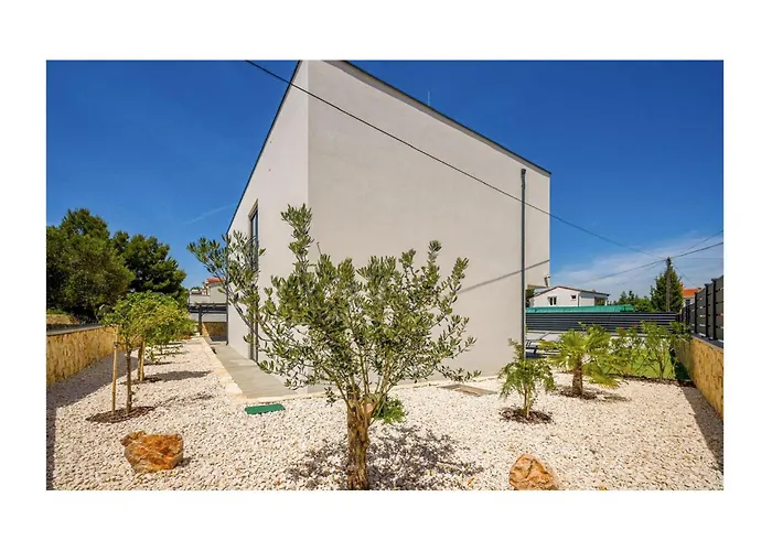 Σπίτι διακοπών 4 Bedroom Stunning In *