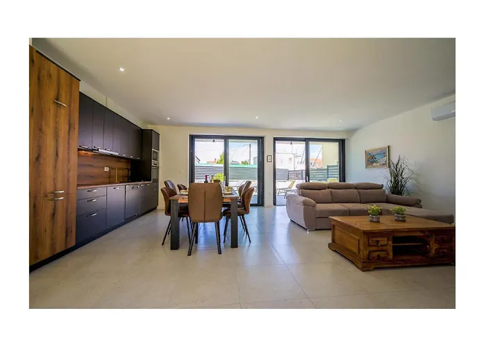 4 Bedroom Stunning In 度假居