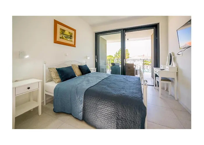 4 Bedroom Stunning In 度假居 *