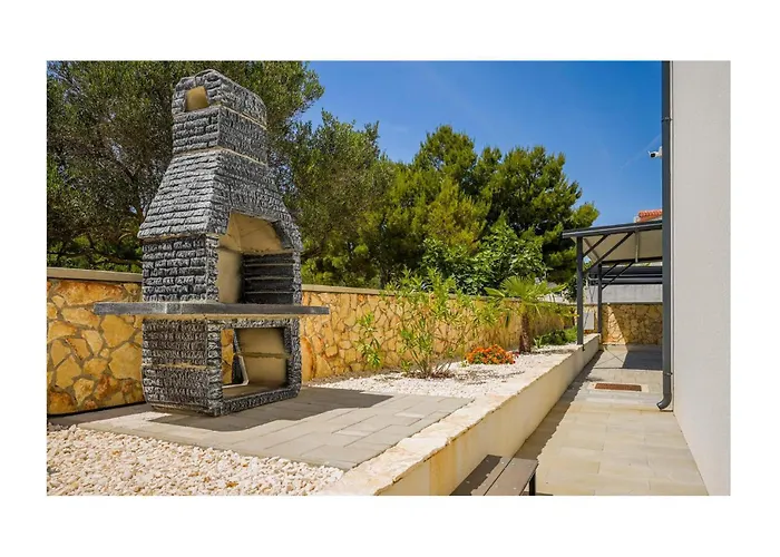 4 Bedroom Stunning In *